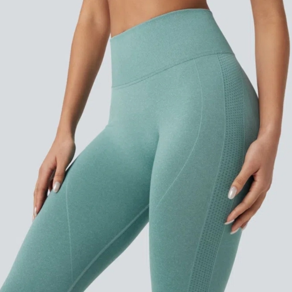 Halara Seamless Flow High Waisted Tummy Control Butt Lifting Yoga Legging XL